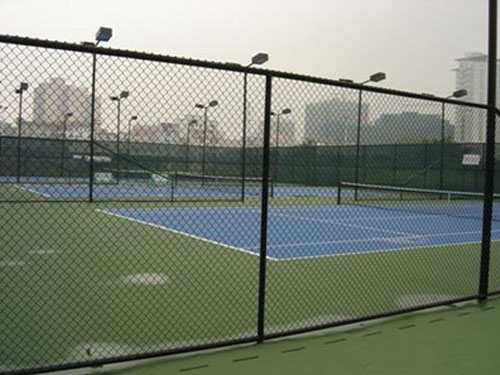 運(yun)動場圍(wei)欄(lan)